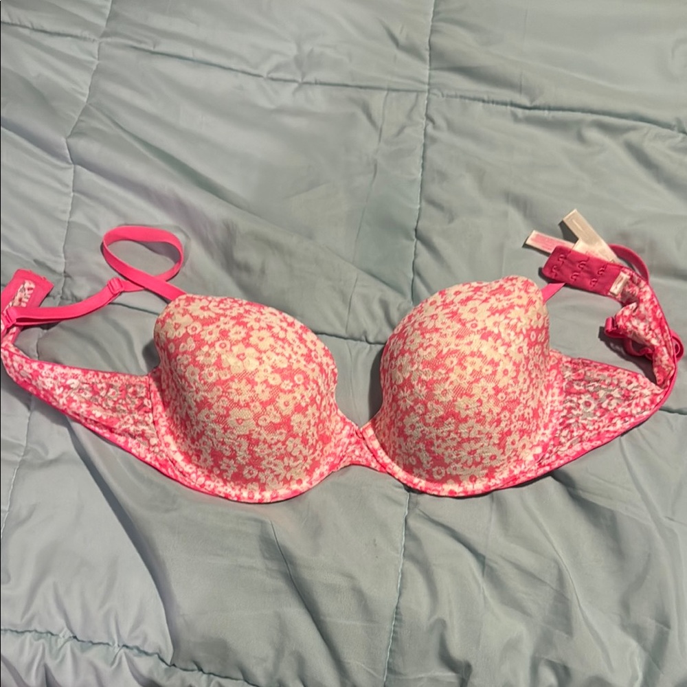PINK Victoria's Secret Pink and White Floral T shirt Bra